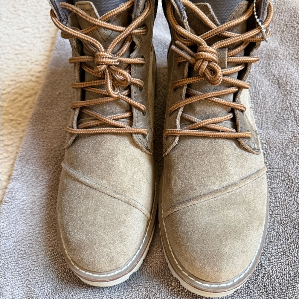 Toms Ashland  Men's Light Brown Suede Boots 11